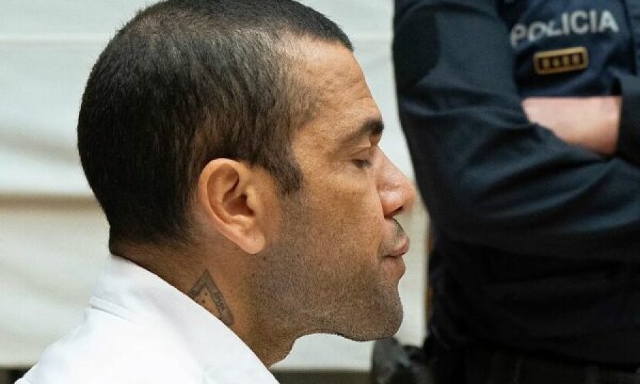 Dani Alves shpallet fajtor per dhunimin e gruas,  dënohet me katër vjet e gjysmë burg