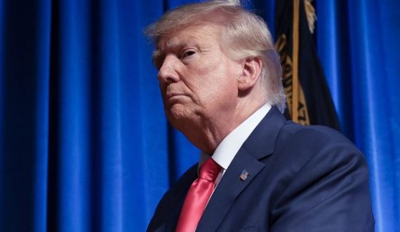 Avokatët e ish-Presidentit Trump kërkojnë rrëzimin e akuzave për dokumente sekrete