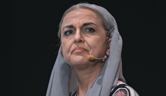 Besiana Mehmedi shkëlqen me rolin e plakës në operën e parë kosovare 'Goca e Kaçanikut'