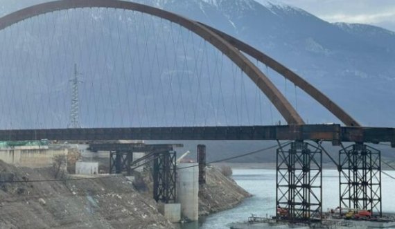 Ndërtimi i urës së re në Kukës, devijohet trafiku i mjeteve që vijnë nga Kosova