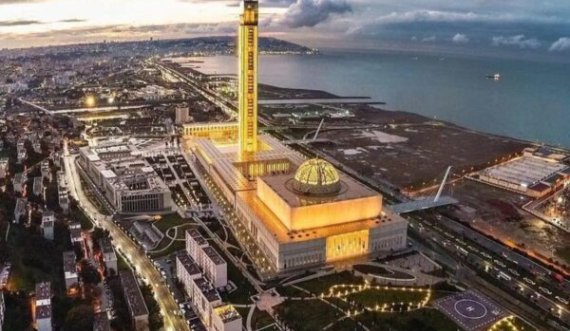 Hapet xhamia më e madhe në botë pas Mekës dhe Medinës