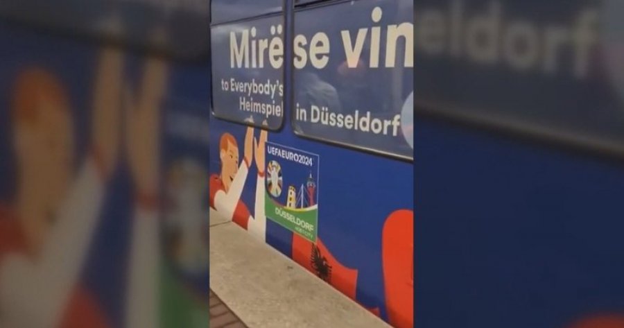 Në prag të EURO 2024, simbolet shqiptare pushtojnë metronë në  qytetin Dyseldorf