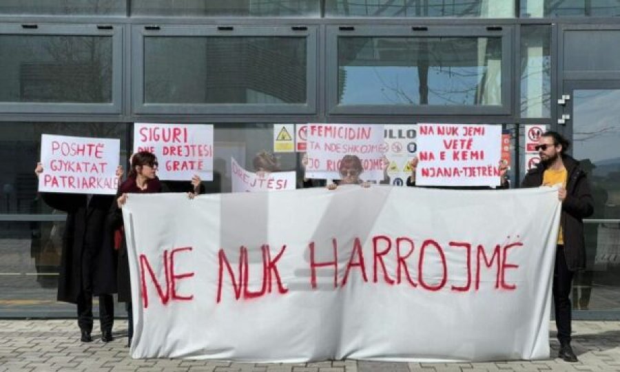 “Ne nuk harrojmë”, nis protesta kundër vendimit të Apelit për ta kthyer në rigjykim rastin e vrasjes së Marigona Osmanit