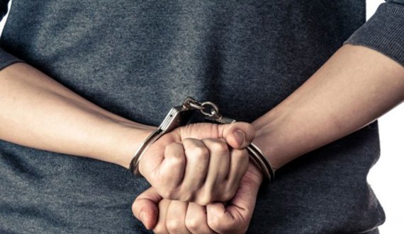 Arrestohet 25-vjeçari në Kaçanik, kërkohej për keqpërdorim të fëmijëve në pornografi