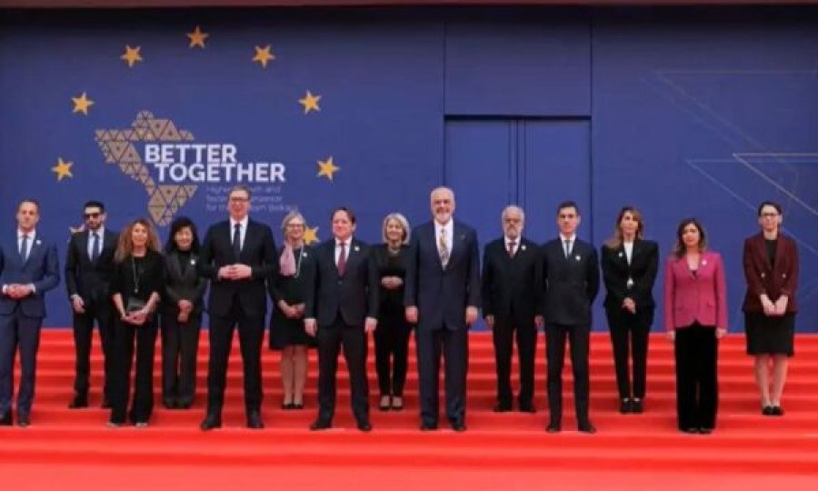 Publikohet foto familjare e liderëve pjesëmarrës në samitin BE-Ballkani Perëndimor
