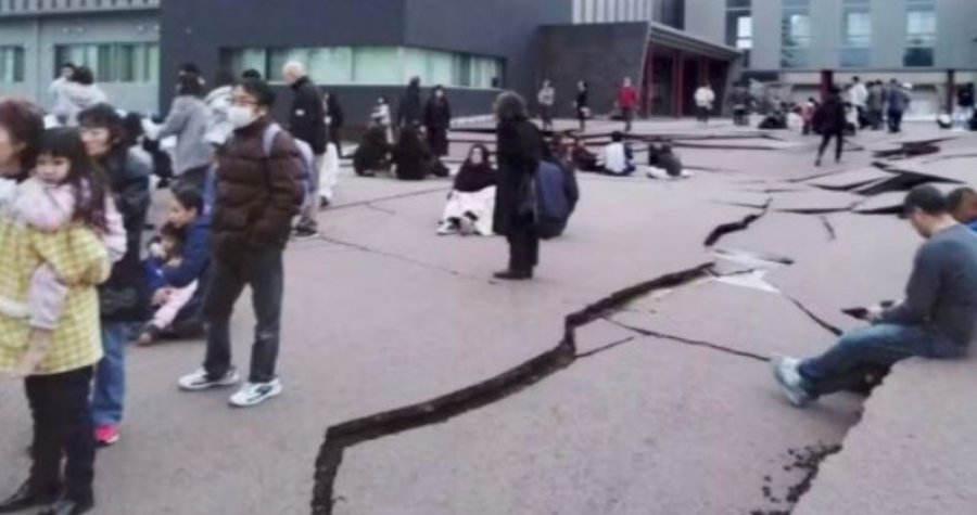 Pamje nga tërmeti në Japoni: Rrugë të çara në dysh, njerëz që vrapojnë!