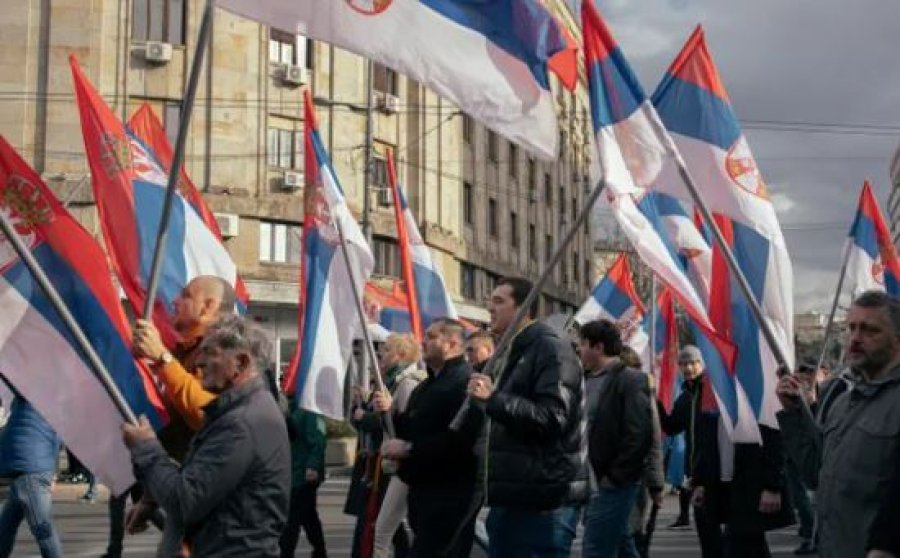 Editoriali i The Guardian për kapjen e Serbisë nga Vuçiq dhe problemet që ai po ia shkakton Kosovës, Ballkanit dhe BE’së