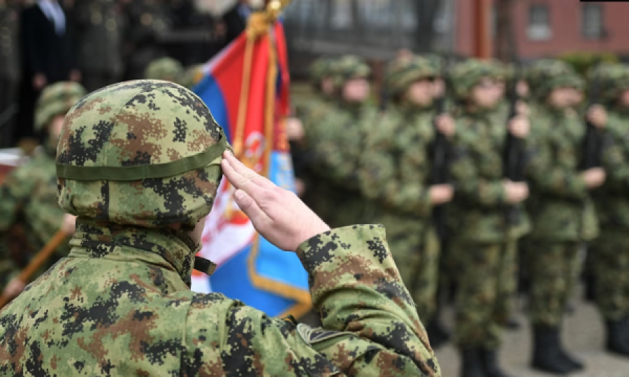 Rikthimi i shërbimit të detyrueshëm ushtarak në Serbi, pa arsye dhe çmim të qartë
