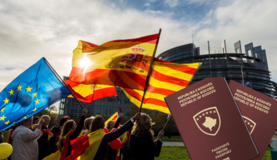 “El Debate”: Pranimi i pasaportës së Kosovës, hapi i parë drejt njohjes