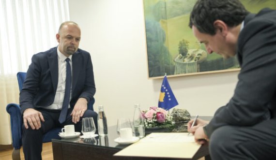 Albin Kurti emëron Jeton Rakën zëvendësministër të Mjedisit