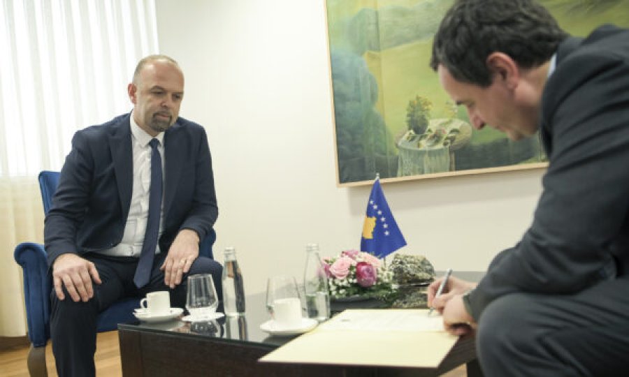 Albin Kurti emëron Jeton Rakën zëvendësministër të Mjedisit
