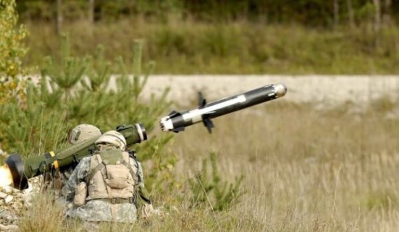 Hill i tregon se SHBA e ka pranuar kërkësën e Kosovës për blerjen e raketave antitank “Javelin”