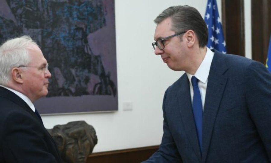 Gazeta kroate: Vuçiq nuk e fshehu dot tronditjen kur Hill i tregoi se çfarë armësh po blen Kosova