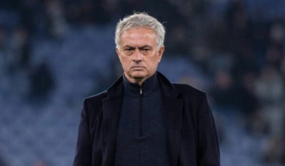 Roma e godet fuqishëm, shkarkon trajnerin  Mourinho