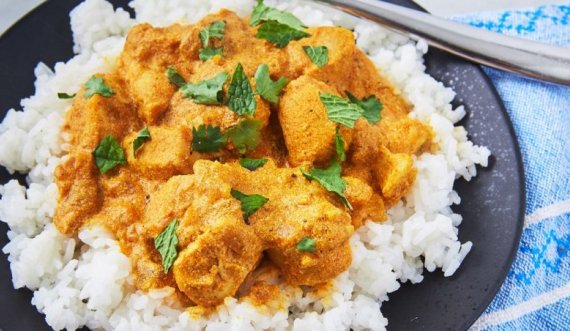 Receta e Pepës: Pulë në salcë curry