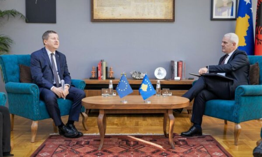Szunyog takohet me Sveçlën: BE-ja do të vazhdojë ta mbështesë Policinë e Kosovës