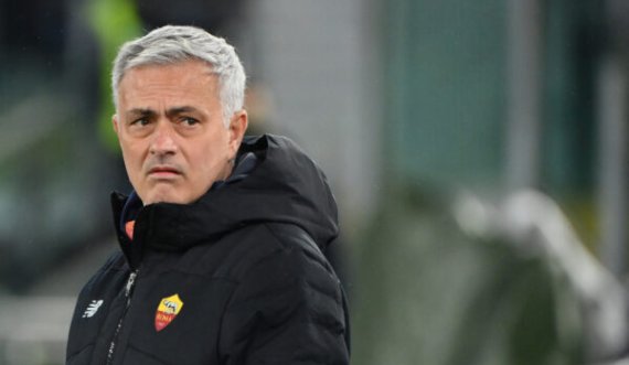 Zbulohet grupi i  lojtarëve qaë tradhëtuan,  ia kthyen shpinën  Jose Mourinhos