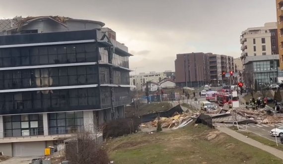 Detaje nga gjendja e 23 vjeçares që u lëndua nga rrëzimi i çatisë së Komunës së Prishtinës