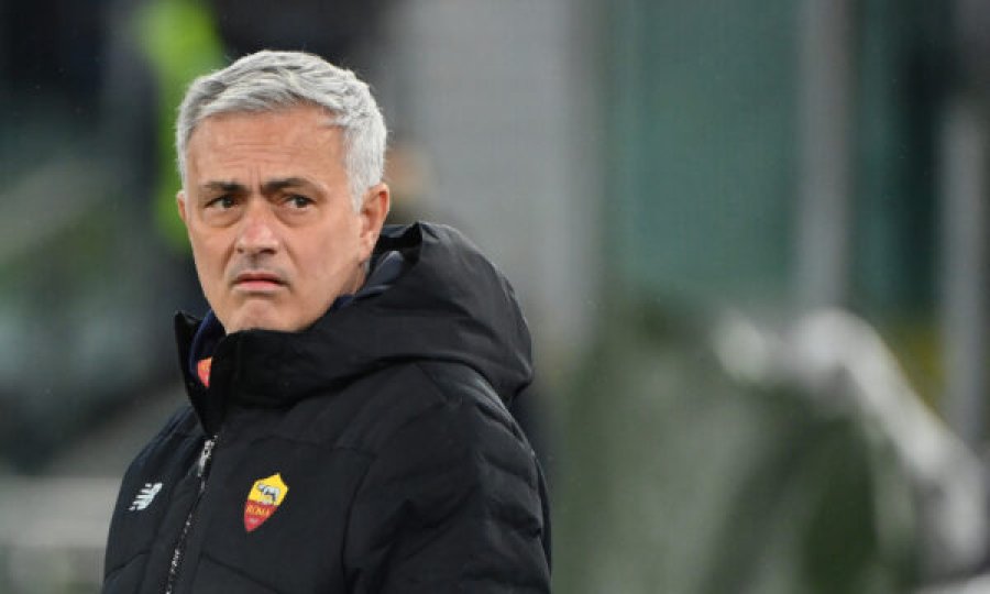 Zbulohet grupi i  lojtarëve qaë tradhëtuan,  ia kthyen shpinën  Jose Mourinhos