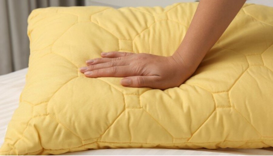 Sa shpesh duhen zëvendësuar jastëkët?