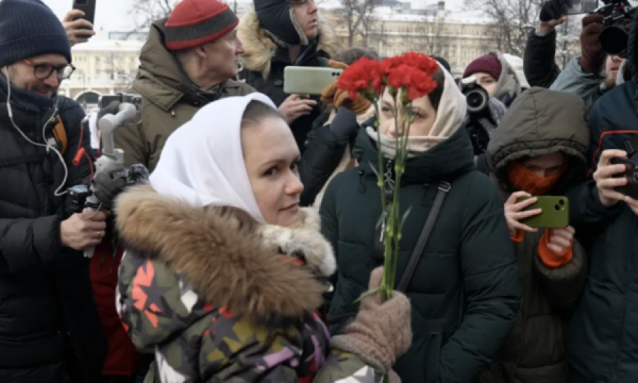 “Ktheni burrat tanë”, gratë ruse me një protestë të rrallë në Moskë