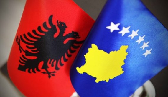 E vërteta e servilizmit dhe hipokrizisë për shumë politikanë dhe pushtetarë shqiptar e kosovar 