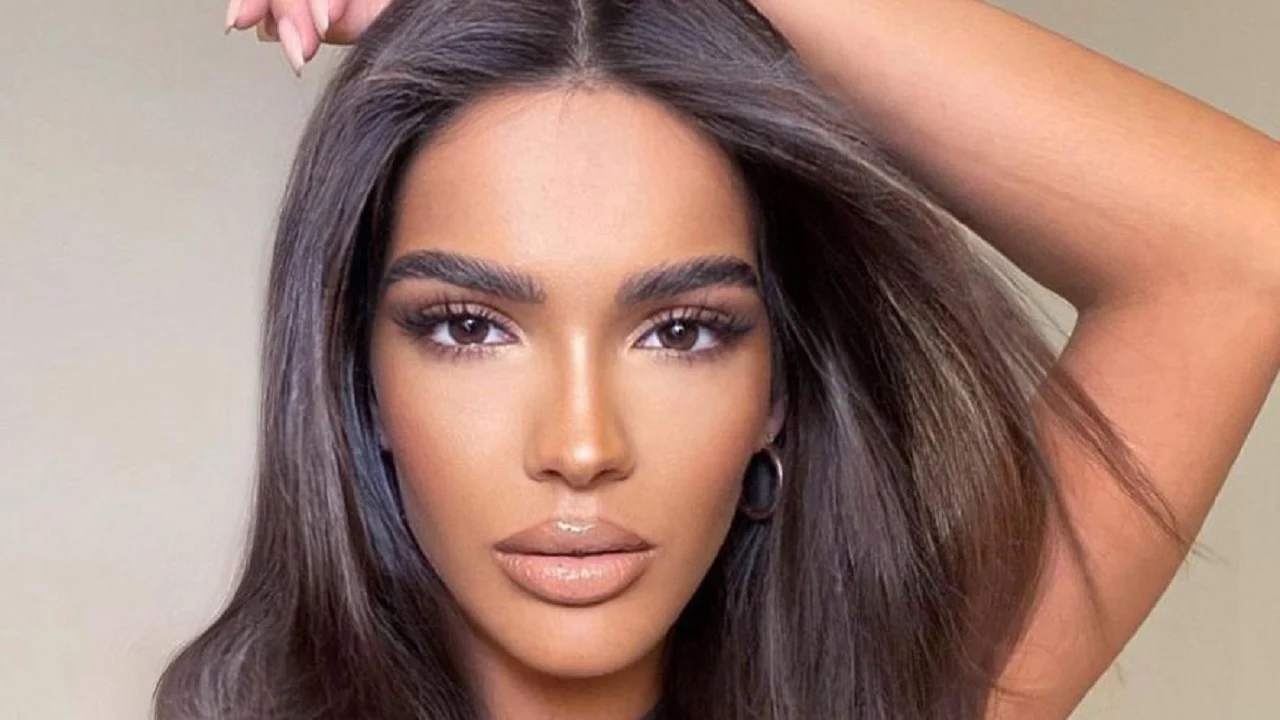 Arbenita Ismajli shkon në pushime, mahnit me linajt trupore