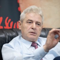 Ali Ahmeti kërkon të promovoje politikisht vetveten dhe Ed(Vin) Ramën me flamurin e patriotizmit