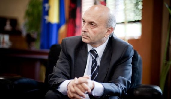  Isa Mustafa e mbështet Qeverinë e Kurti, kundërshton ndërhyrjen  QUINT-it për dinarin serb