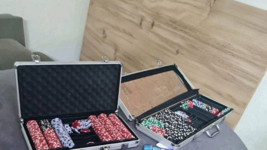 Bixhoz dhe lojëra fati në një lokal në Vushtrri – Policia arreston të dyshuarin