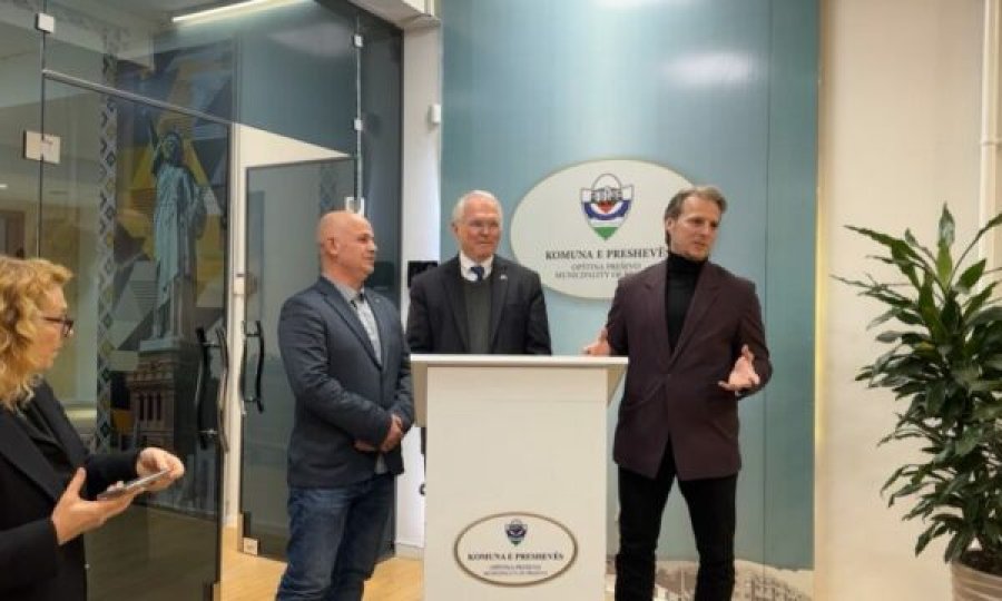 Hill pyetet nëse mban anën e Serbisë, ndërhyn Shqiprim Arifi