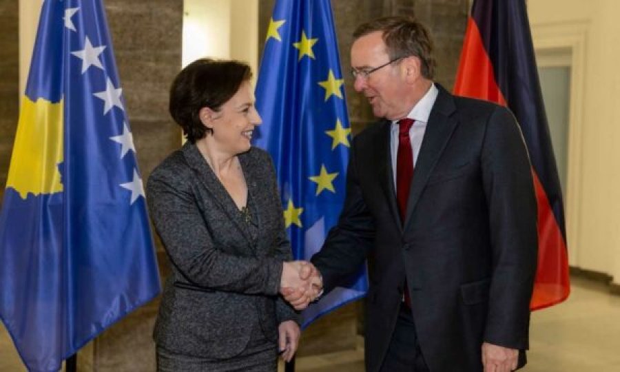 Gërvalla flet për veprimet kërcënuese të Serbisë me ministrin gjerman të Mbrojtjes