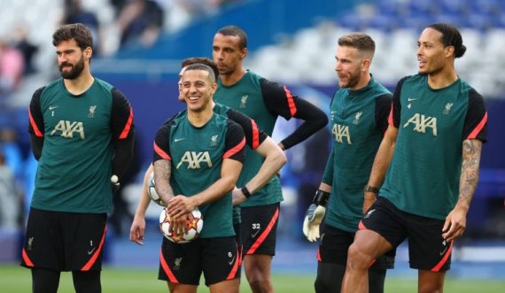 Liverpoolit i largohen dy futbollistë të rëndësishëm, lirohet edhe buxheti i pagave prej 15 milionë eurove