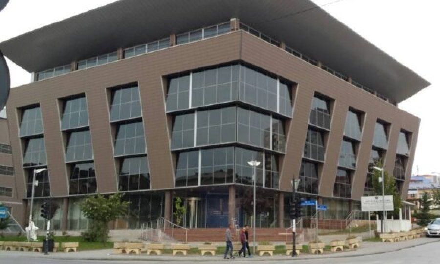 Auditori gjen parregullsi në tenderë të Ministrisë së Arsimit