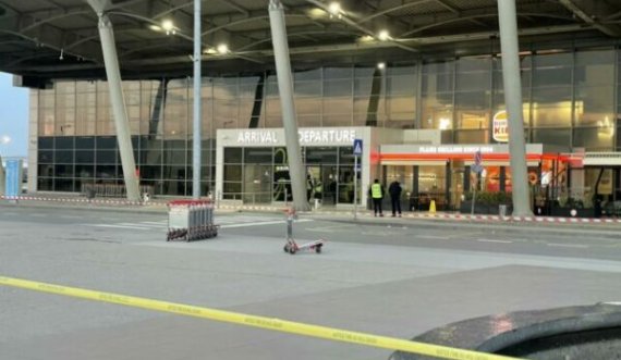 Alarmi për bombë në Aeroport, deklarohen nga policia