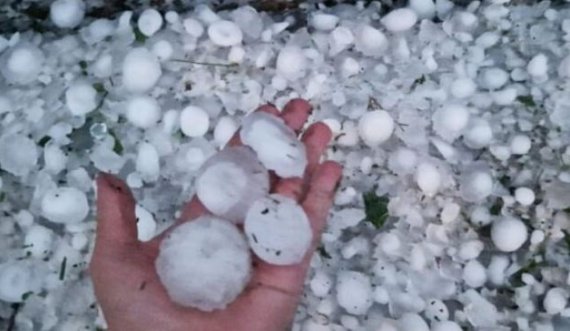 Breshëri në Kroaci i shpon çatitë e fasadat e shtëpive