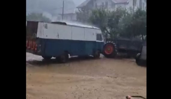 Reshje të mëdha të shiut kanë nisur të bien në Podujevë