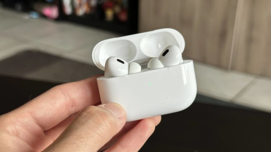 Apple planifikon prodhimin e kufjeve të reja AirPods me kamera të integruara