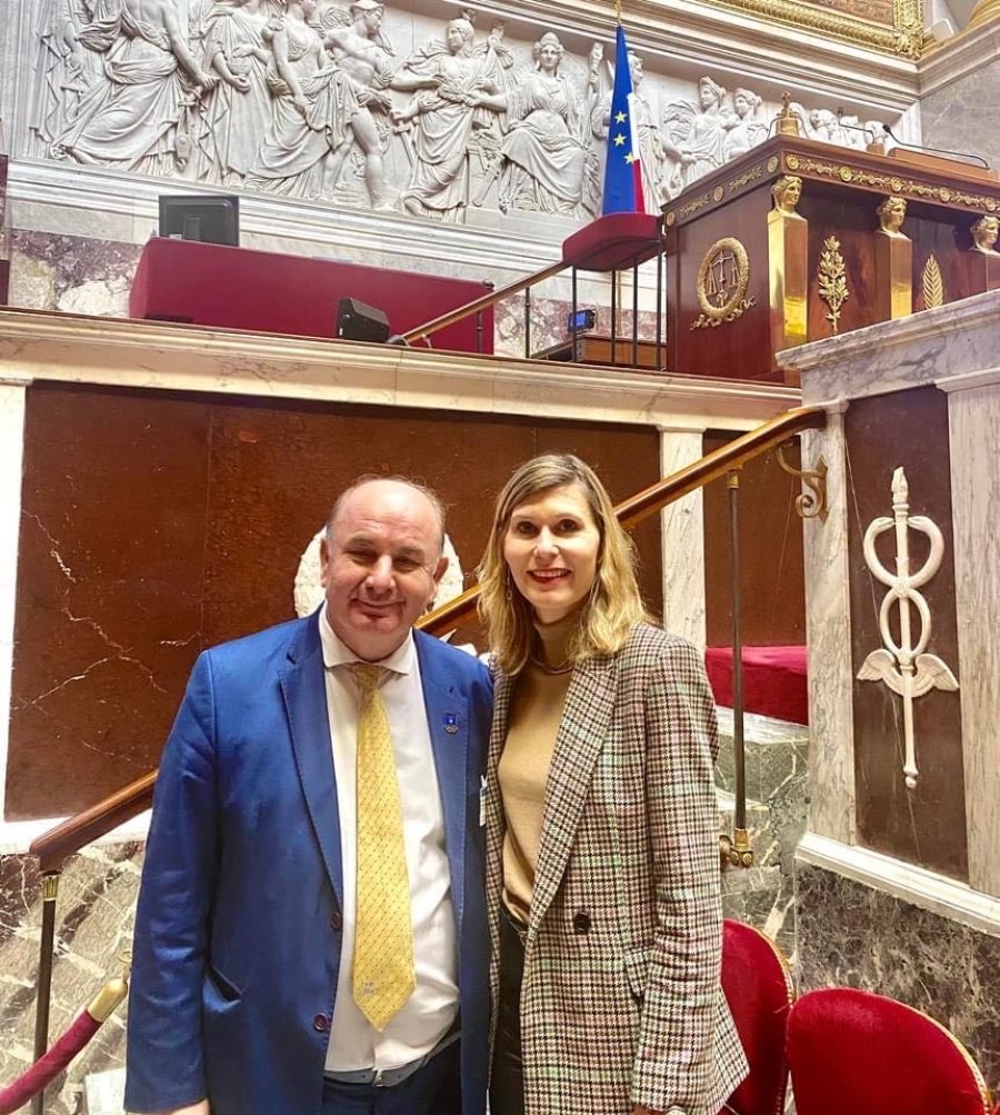 Mikja e shqiptarëve kandidate për deputete në Francë, Virginie Duby-Muller, thërret votuesit për mobilizim vendimtar në raundin e dytë të 7 korrikut