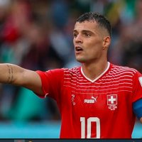 Pasi Xhaka nënshkroi për Sunderlandin, vjen reagimi nga babai i tij