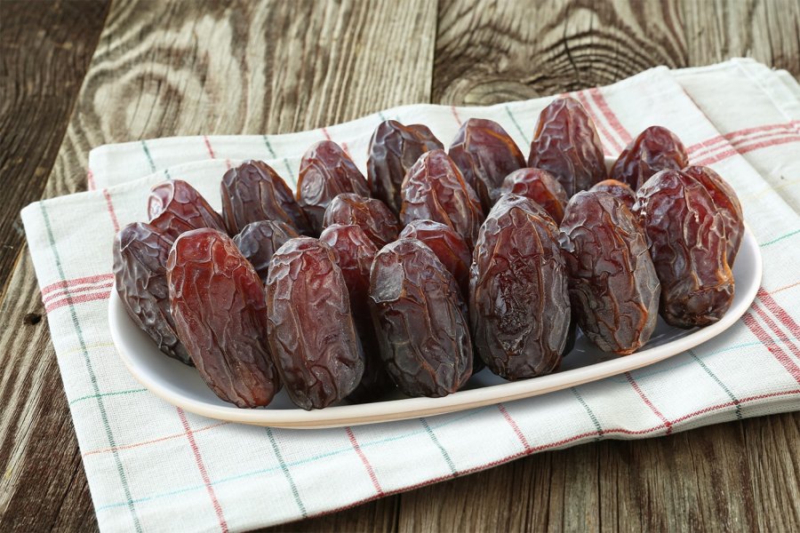 Çfarë ndodh me trupin po të hani 3 hurma arabie çdo ditë?