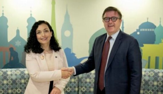 Vjosa Osmani takohet me O’Brien në Washington
