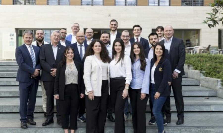 Sarrazin takohet me mërgimtarë shqiptarë në MPJ-në e Gjermanisë, pyetet për tensionet me Serbinë e mosanëtarësimin e Kosovës në KiE