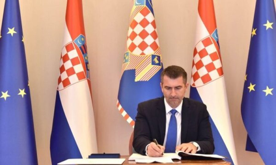 Ambasadori hungarez në Kroaci i del kundër Serbisë, ia kujton detyrimet në rrugën drejt BE-së dhe fqinjësinë e mirë