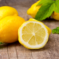 Limonët kanë veti antibakteriale dhe zbardhuese