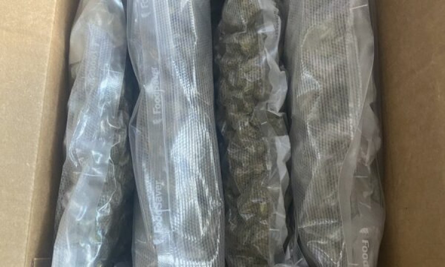 Dogana e Kosovës kap 1 kilogram kanabis, ishte nisur me postë nga Amerika