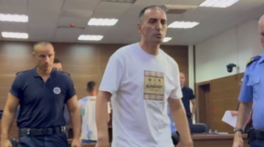 Tensione gjatë gjykimit ndaj Krivaqës, babai i Marigona Osmanit e quan ‘matrapaz’ avokatin e të akuzuarit 