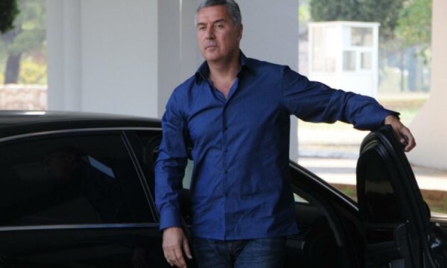 Mediat malazeze: Një ushtarak i huaj nga Kosova e informoi Gjukanoviqin se një grup nga një shtet fqinj po i përgatit atentat