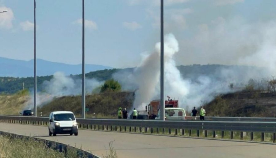 Digjet një veturë në këtë vend të Kosovës