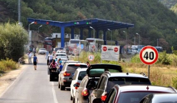 Pritje deri në 1 orë për të hyrë në Kosovë te Dheu i Bardhë, në Jarinjë e Merdar deri në 10 minuta